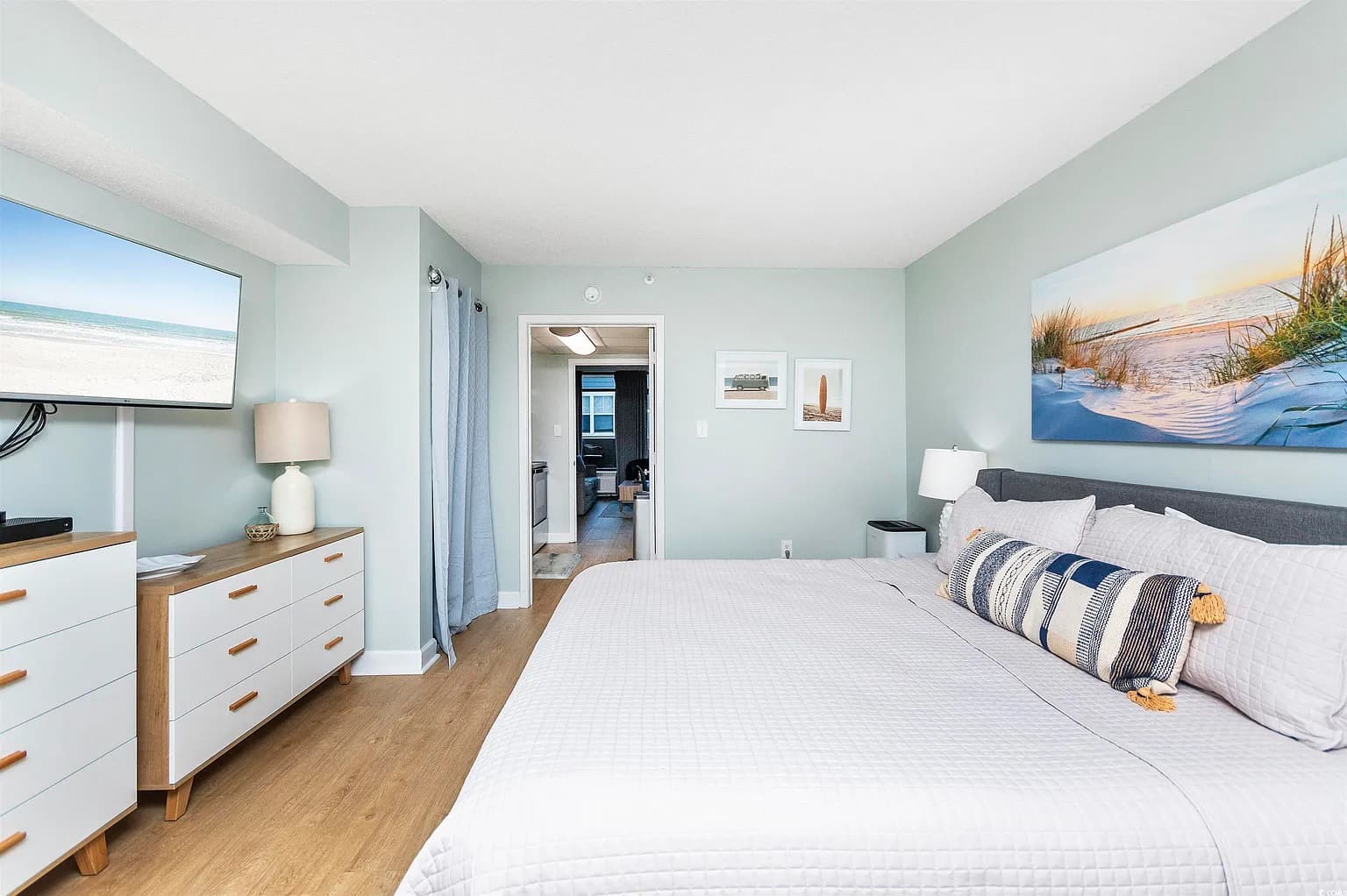 Bedroom details